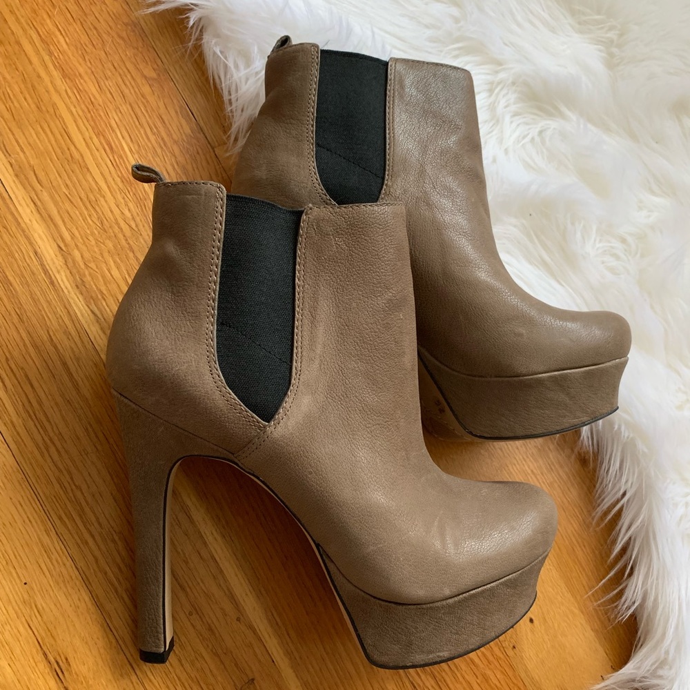 New Vince Camuto Baileys platform booties